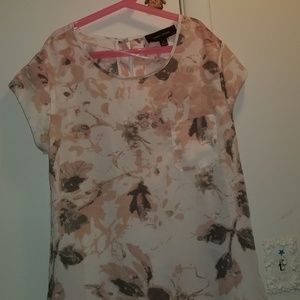 LARRY LEVINE floral blouse!!